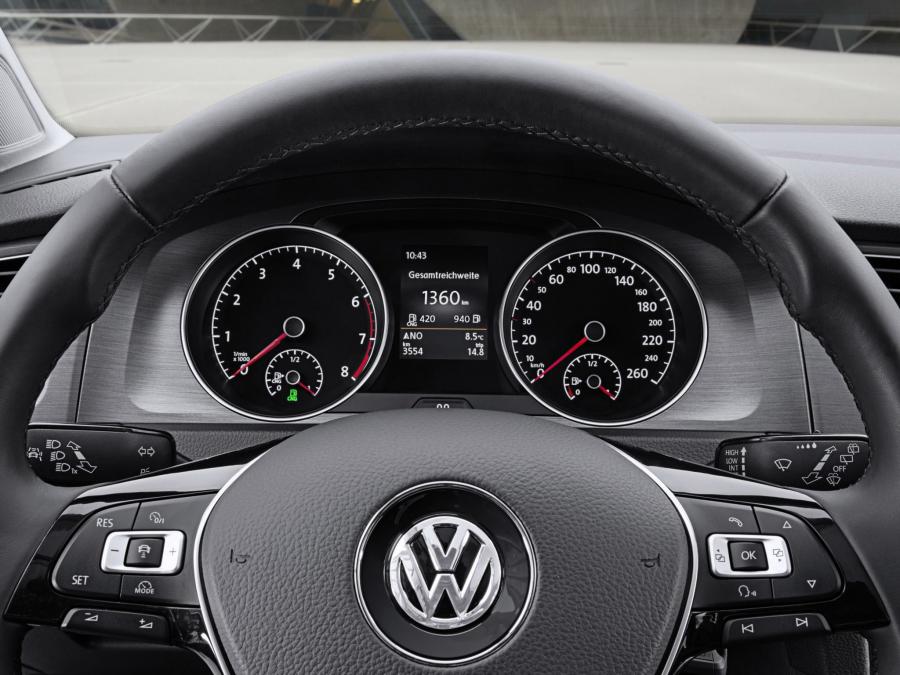  Volkswagen Golf TGI BlueMotion 5-Door 2013 года  (фото 2 из 13)